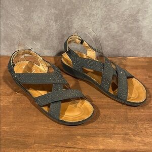 Flex Step Reagan Navy Studded Crisscross Vegan Leather Comfort Sandals sz 9